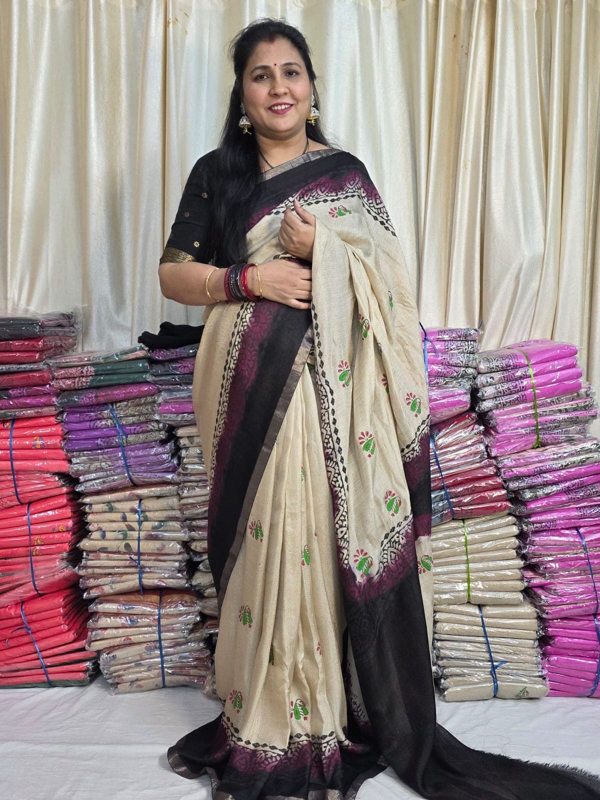 Pure Jute Georgette Saree – Ivory Cream With Black And Wine Magenta